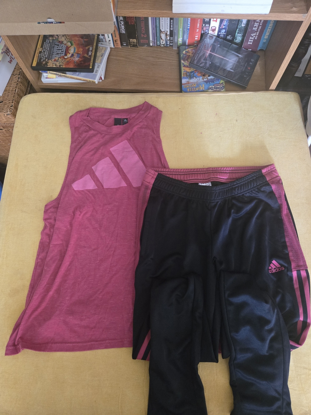 Adidas Women’s 2 Piece Athleisure Set Sweatpants Black/Pink M + Pink Tanktop M
